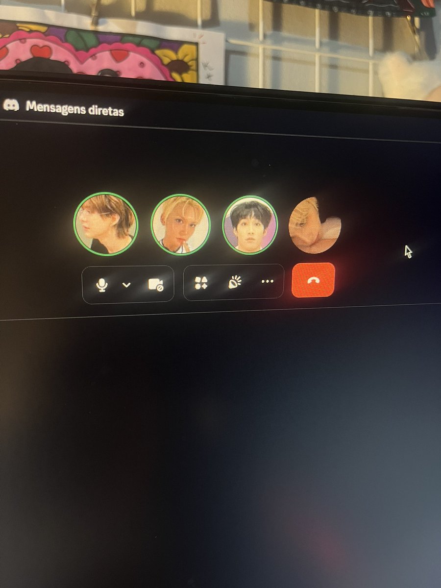 wumutitbf's tweet photo. eu to passando por coisas… temos hyun @hyunieics haru @xanasuicidda e rui @xlovbiased e old q eu como wumuti e assim isso eh mt canon https://t.co/h7vFjfFahd