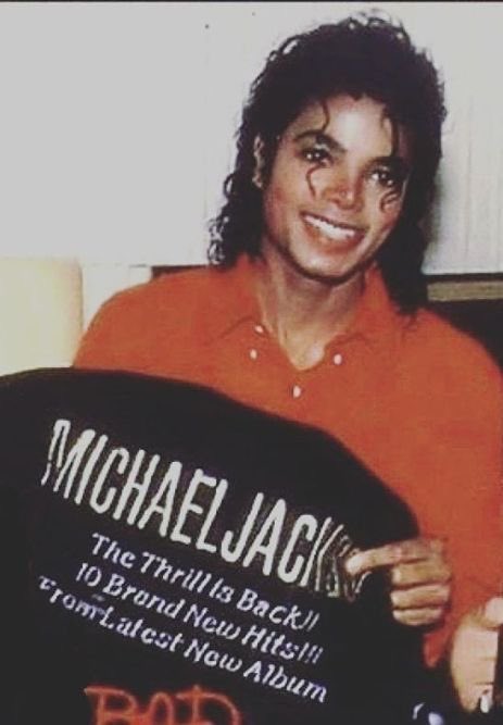 bitefemmes's tweet photo. These pics are so off the wall era https://t.co/d0kLXseRUf