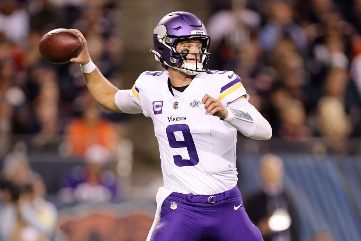 NickLewis37's tweet photo. Hear me out. The Vikings need a quarterback. The Giants have two young first-rounders and seem a lot happier with Dart. They might part with JJ McCarthy. Great arm, 27-1 at Michigan, and he wore #9 in college. We have #9 open. https://t.co/5relK1JHUZ