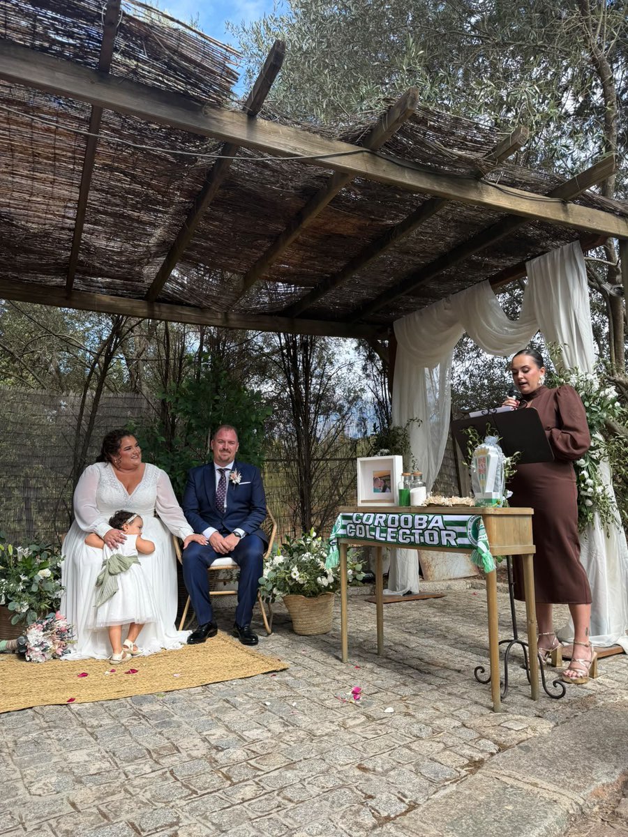 albigonzalez26's tweet photo. Ayer fui MUY feliz. Tener a mi gente toda unida fue el mayor regalo. No hay boda más cordobesista🤍💚 https://t.co/PHR612Hj7c