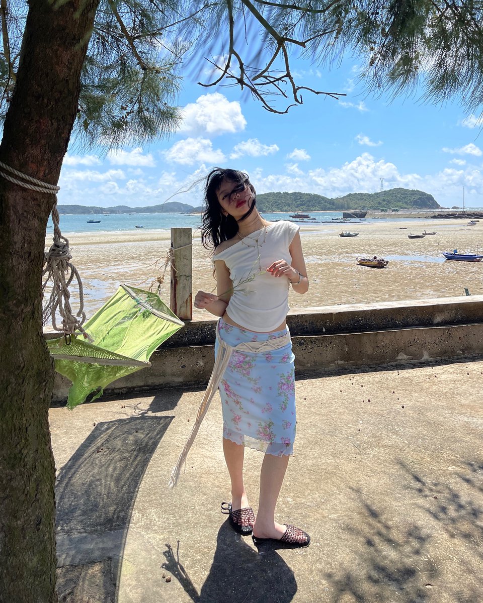rafalins31's tweet photo. Greetings from my side ✨ the world is a better place with you in it—go shine today! 🌈
wgjxG https://t.co/bOkfIper28