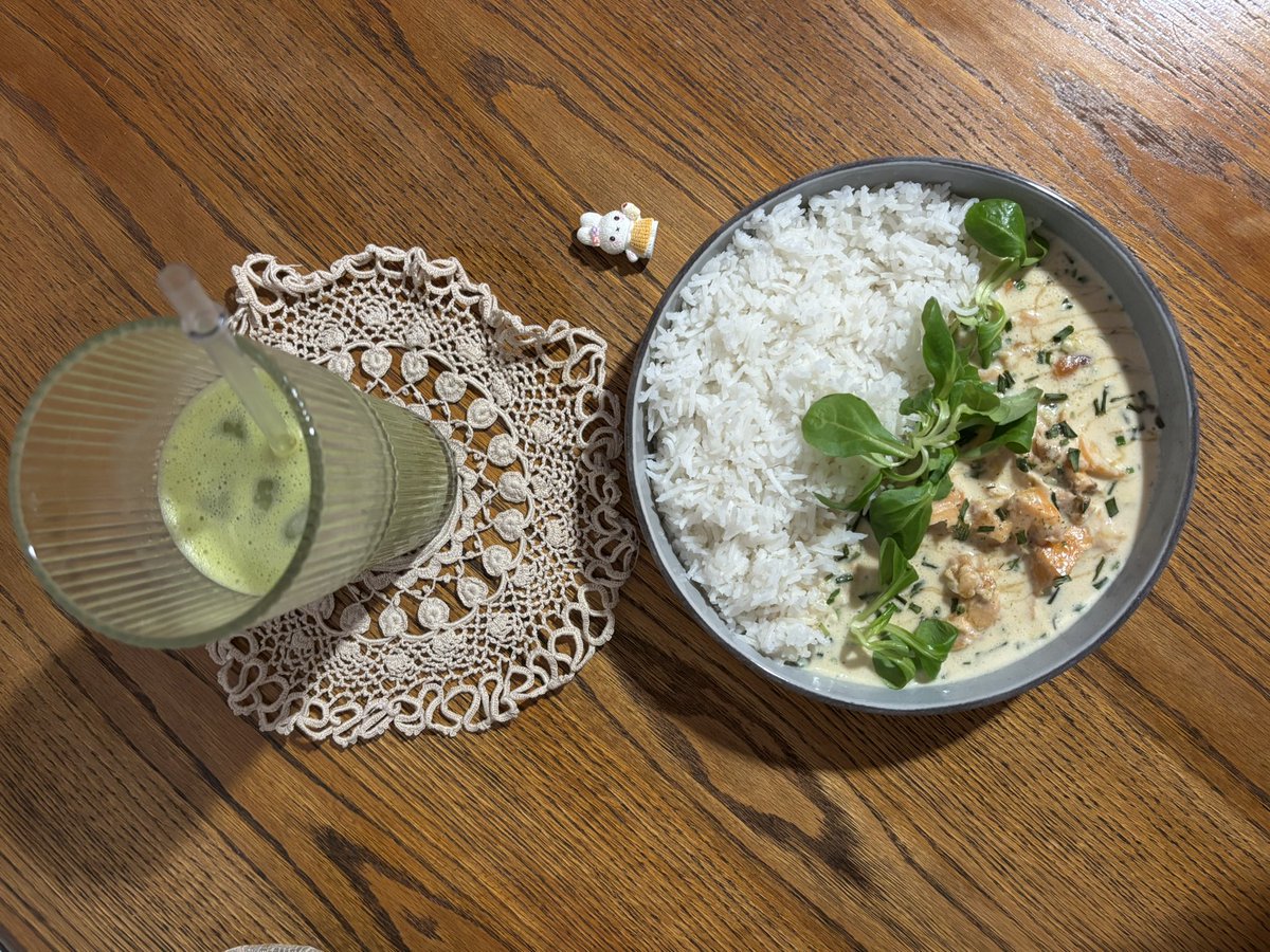 ay0_m6's tweet photo. Yummy saumon à la crème et sauce soja https://t.co/QkkanNoGI0