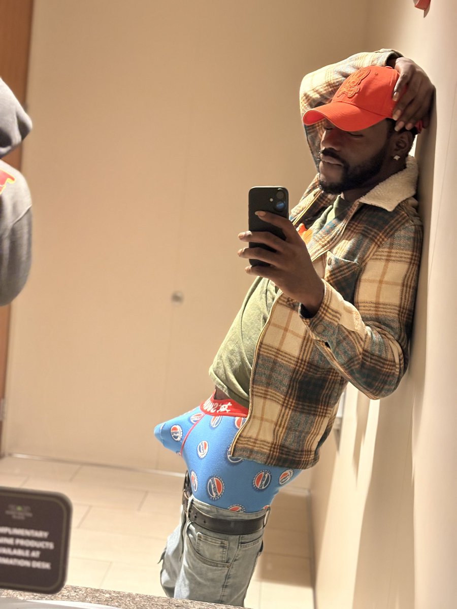 favnephtank's tweet photo. He caught me 🤐🔥 https://t.co/Tj7Xfo79I0