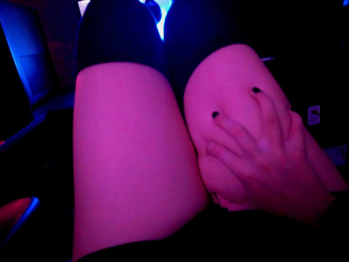 Pixelneekoo's tweet photo. You could also squeeze if you wanted to :3 
#femboy #mlm https://t.co/GvTfPgbH3j