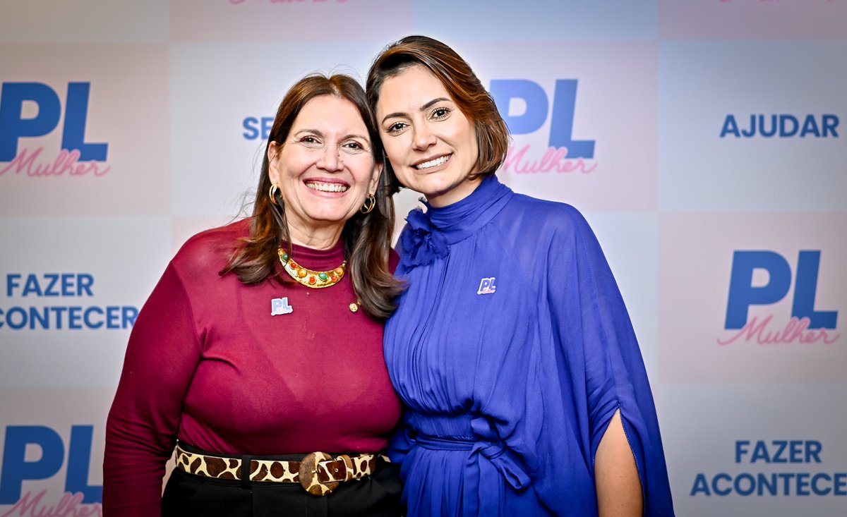 eixopolitico's tweet photo. 🇧🇷 Michelle Bolsonaro (PL) e Bia Kicis (PL) são eleitas senadoras pelo Distrito Federal. https://t.co/E05k7yUUuz