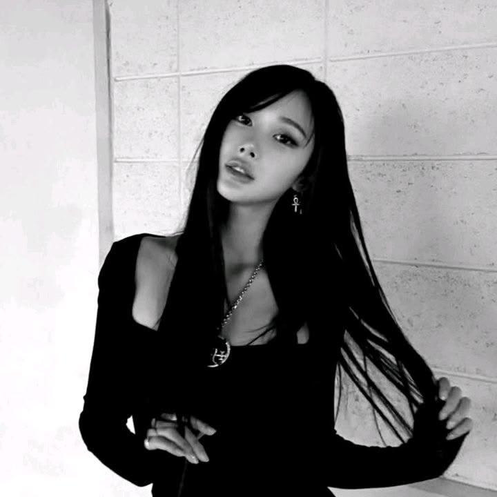 vrbbloddie_'s tweet photo. “ɢʀᴀᴄᴇ ᴜɴᴅᴇʀ ᴘʀᴇssᴜʀᴇ, ᴘʀᴇᴄɪsɪᴏ́ɴ              ғɪʀᴇ.” ⋆. 𐙚 ˚

ㅤ          ⠀⠀⠀⠀𝓖𝓲𝓼𝓮𝓵𝓵𝓮 ⁺αєѕρα
ㅤ ㅤ  
                    09 / 10.  —  OMEGA
                         @valorantrol https://t.co/nAOeQpurHD