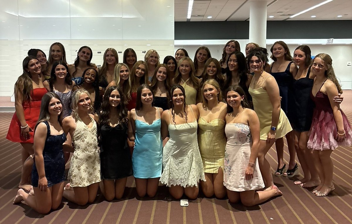AGSLopes's tweet photo. The girls took their moves to the dance floor last night at Homecoming.
#homecoming
🅰️⚽️💃🪩 https://t.co/4ZWyluaa8H