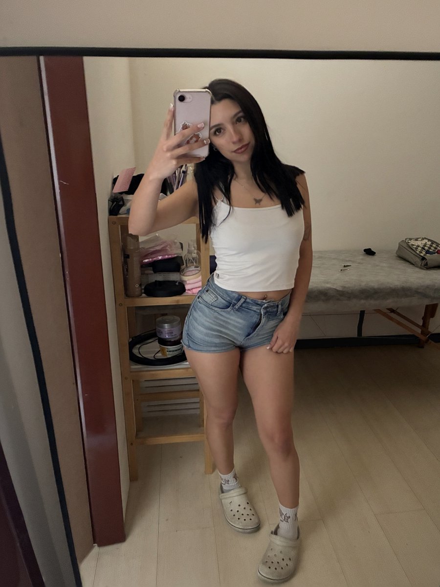 lilymoonn23 tweet picture