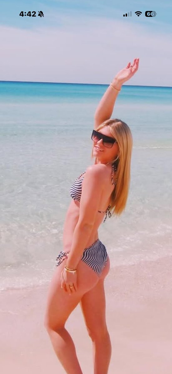 Idkaavf's tweet photo. Cuck sexy blonde cousin https://t.co/sjKPHbVZOB