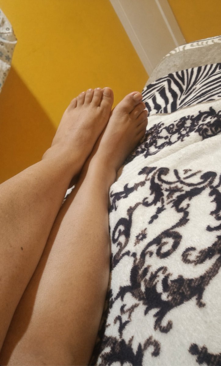 KStzabo's tweet photo. Las patitas de mi tía 😈❤️‍🔥 https://t.co/QDAKExc05c