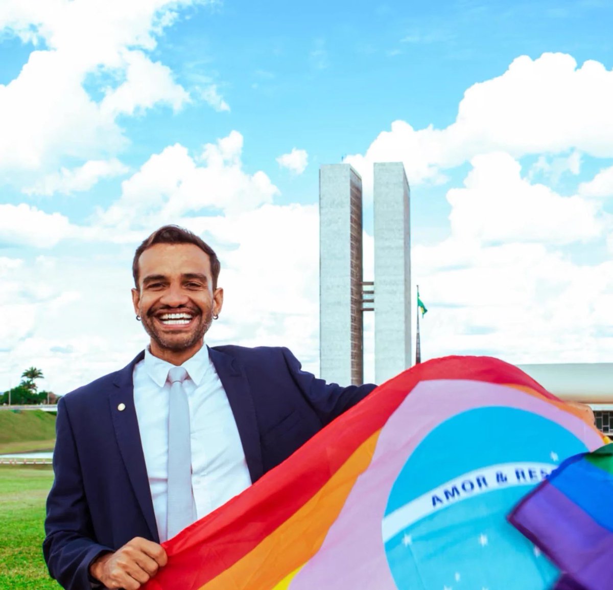 bchartsnet's tweet photo. 🚨🏳️‍🌈 Fábio Felix (PSOL-DF), primeiro deputado homossexual eleito na história da Câmara Legislativa do Distrito Federal, acaba de ser ELEITO como Deputado Federal. https://t.co/US04kJrzja