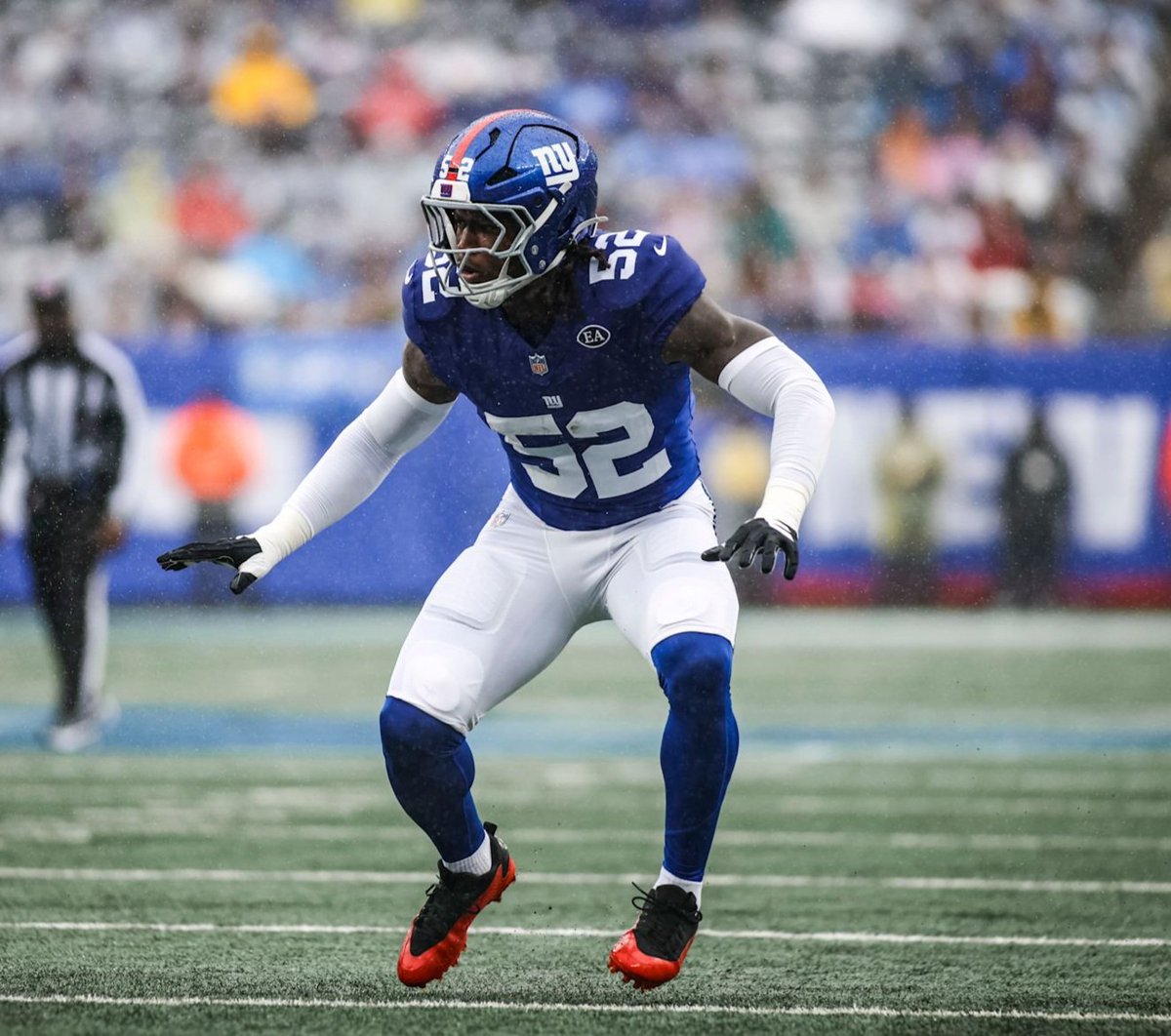 BigBlueFilmRoom's tweet photo. Arvell Reese posted an elite 90.8 PFF grade vs the Cardinals on Sunday.

Reese had 9 tackles, 3 passes defended, an interception and a tackle for loss.

Reese was absolutely dominant all day. https://t.co/XyjQhFPpwl