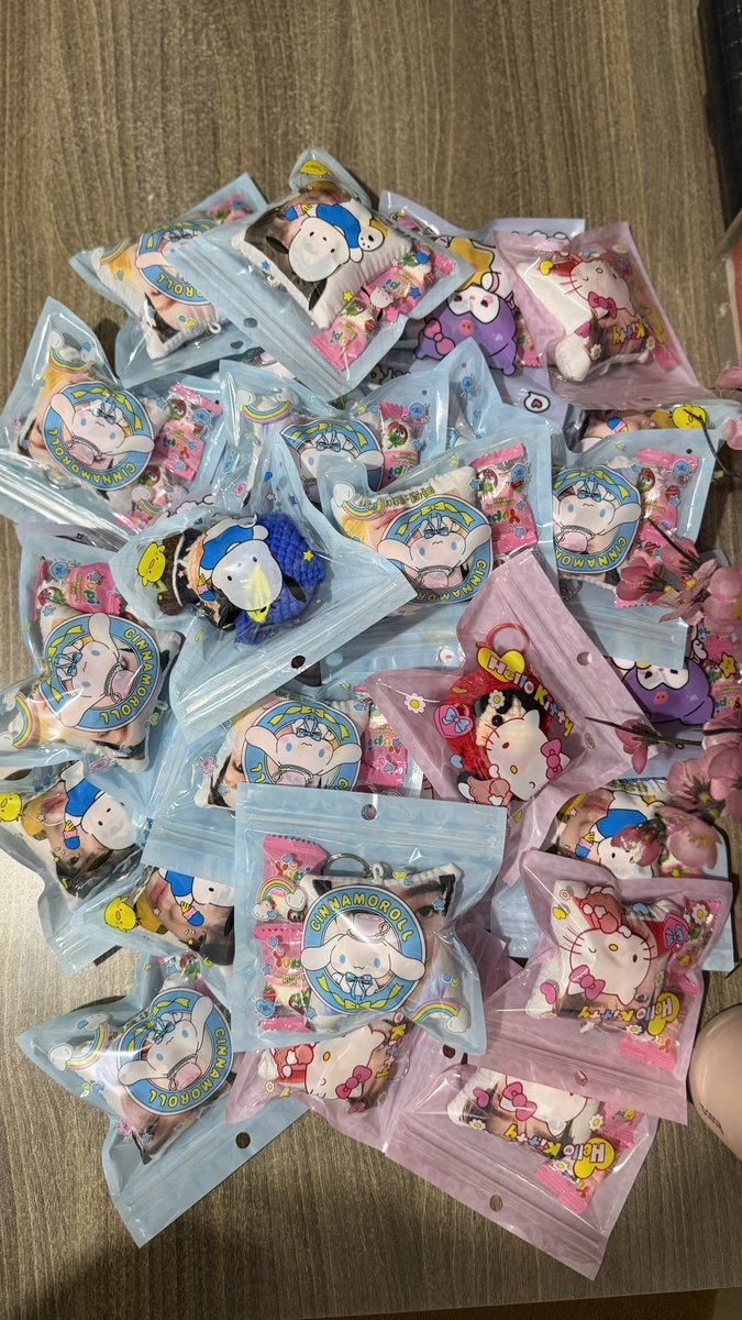 imeomochi's tweet photo. im so ready for sgp formula1!! freebies for coer 🤍🏎️🏁 see u there all 🥰🥰 https://t.co/00Gzf173Kq