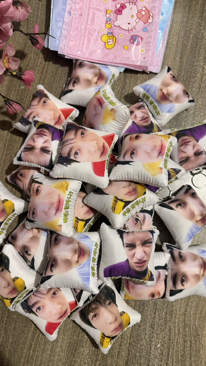 imeomochi's tweet photo. im so ready for sgp formula1!! freebies for coer 🤍🏎️🏁 see u there all 🥰🥰 https://t.co/00Gzf173Kq