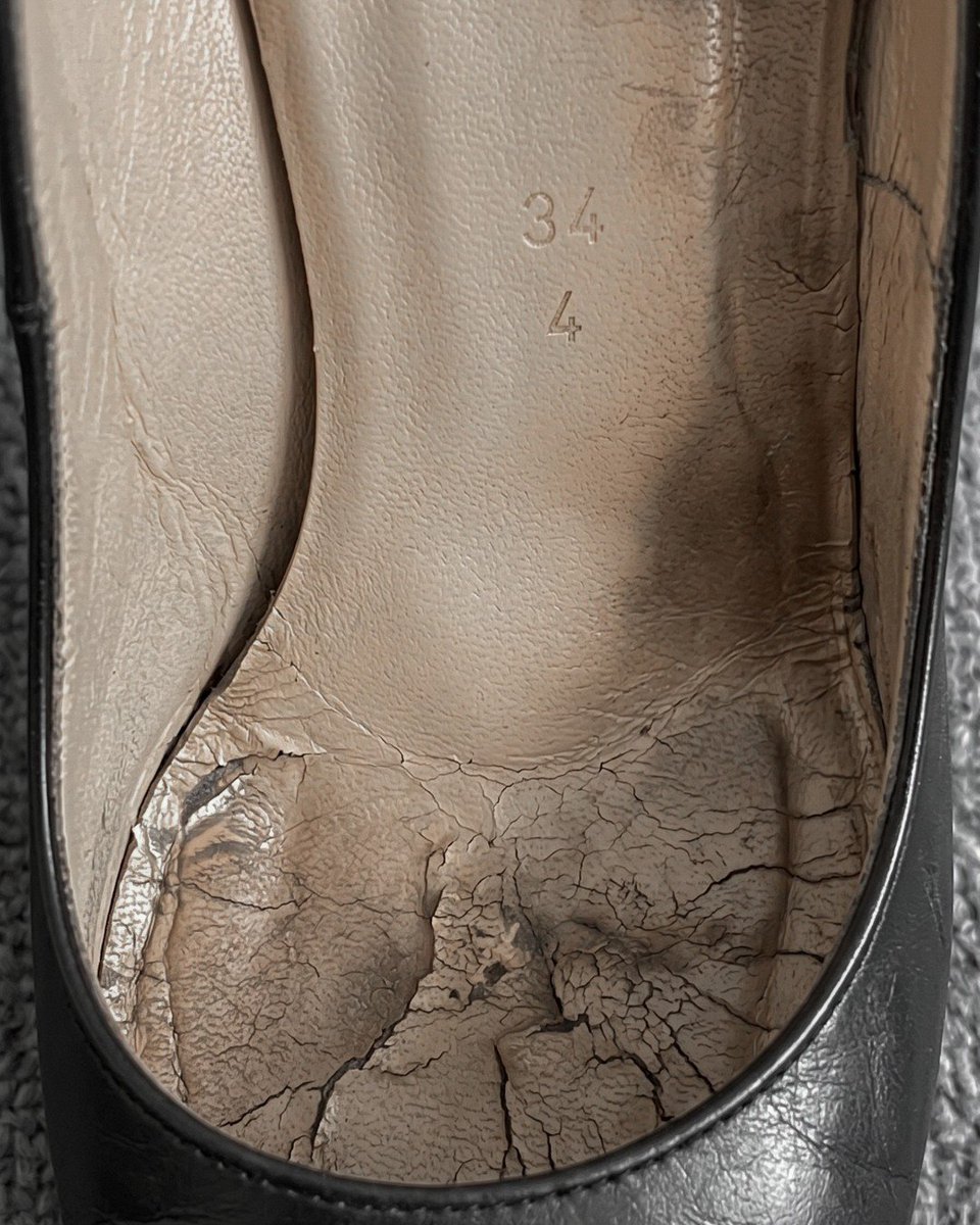 toohotdoll's tweet photo. Men, at 18, I wear high heels every single day. 👠
And this is what the insoles of my 7 inch heels look like after being worn again and again. They definitely show how much I actually wear them. 🖤😅 https://t.co/Koz8csuEvG