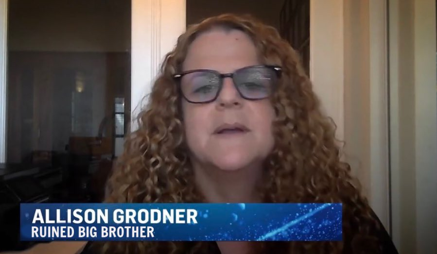 BB_Updatas's tweet photo. I love that everyone collectively agrees that this season was incredibly rigged and nobody respects Devens win #BB28 https://t.co/egPYOgeBA9