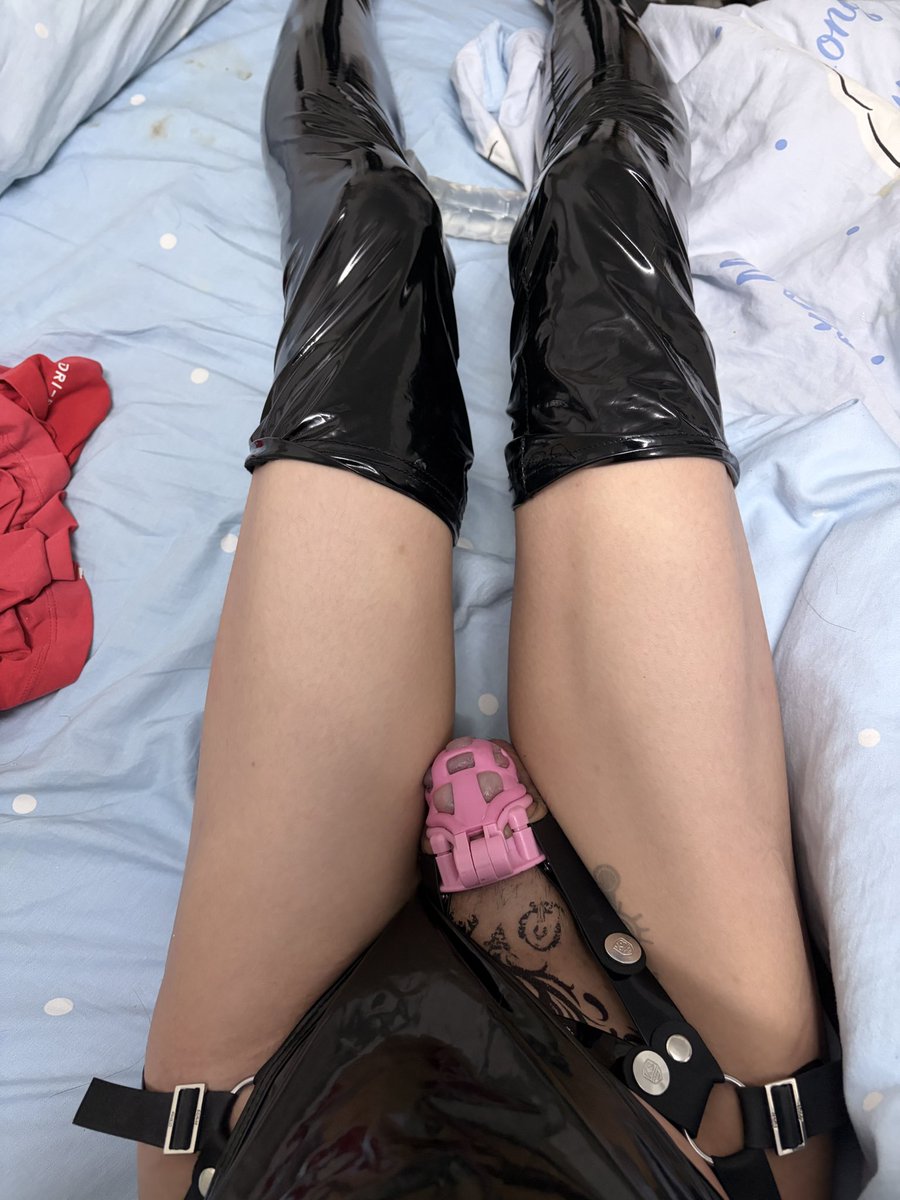 kikame33's tweet photo. Locktober mission cage check day 4 #locktober #chastity #sissy https://t.co/8y61tZjgNE