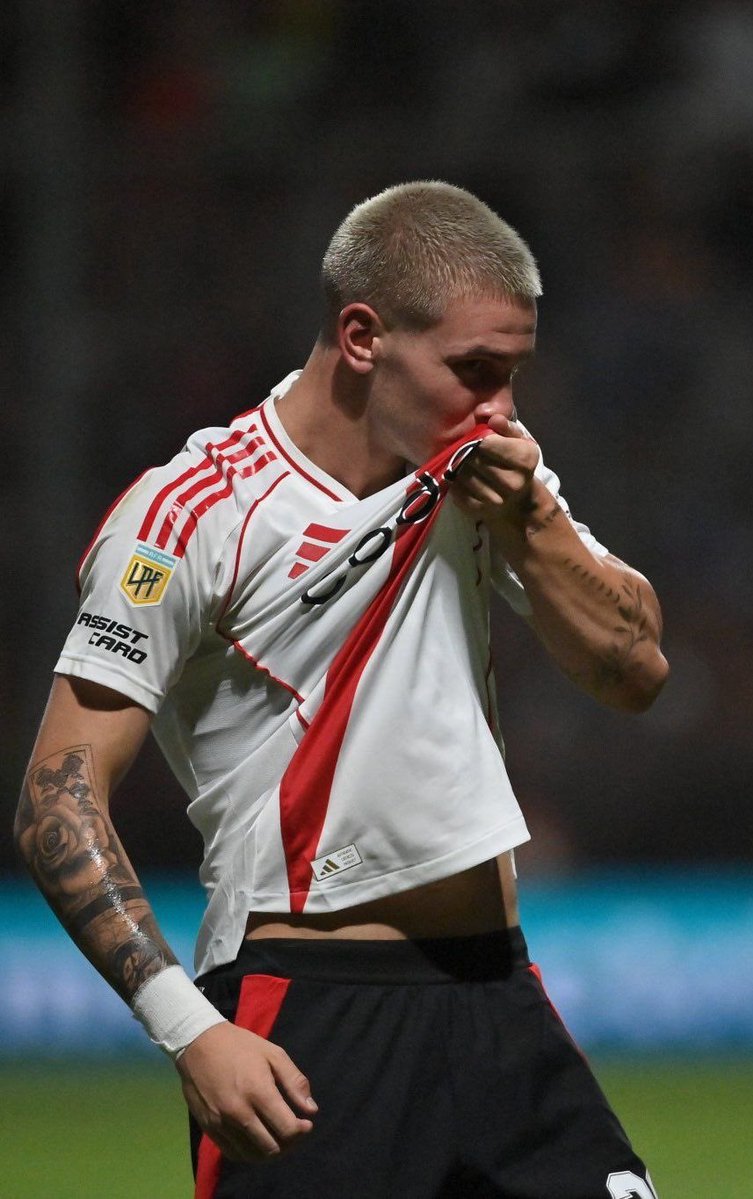 Bauticarp1901's tweet photo. Quiero llorar
Y me destroza que pienses así
Y más que ahora me quede sin ti
Me duele lo que tú vas a sufrir https://t.co/XDZm97eYfr