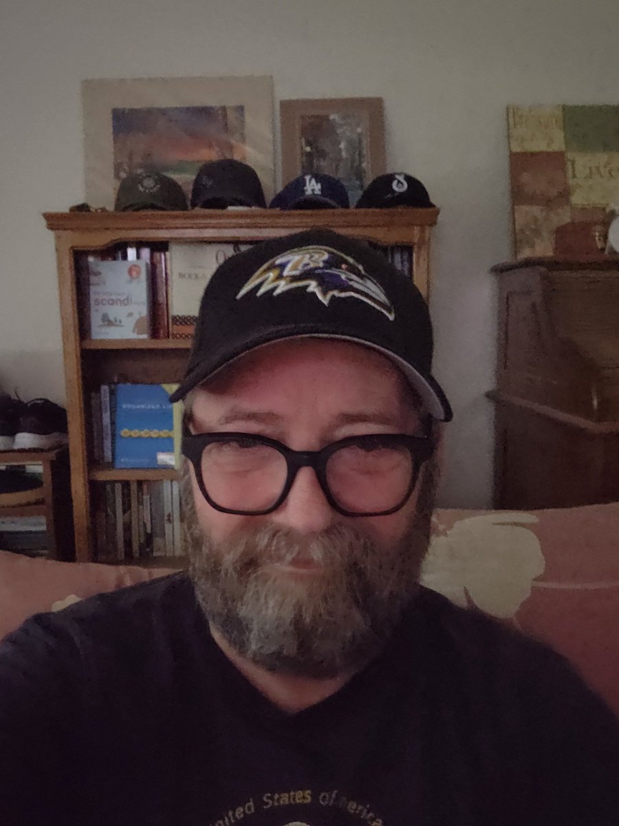 RealDav_XRPlion's tweet photo. Its sunday and time for football, go Ravens. 🏈 https://t.co/9SAqZofpYO