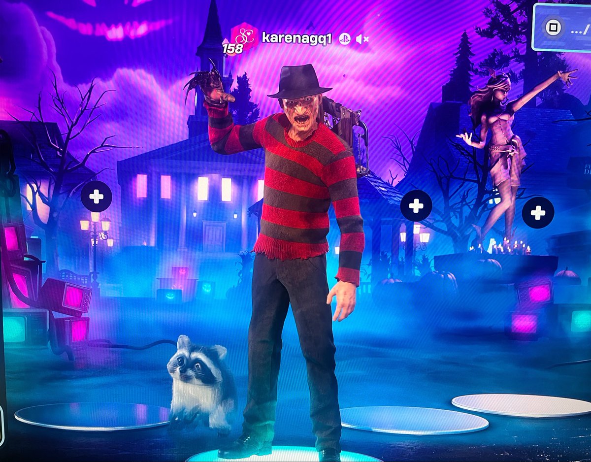 KarenAgq_'s tweet photo. Mis dos personalidades: 🙊🙊

 💖✨🌸🌷
 🖤👻☠️🎃 https://t.co/27y1JMeoH4