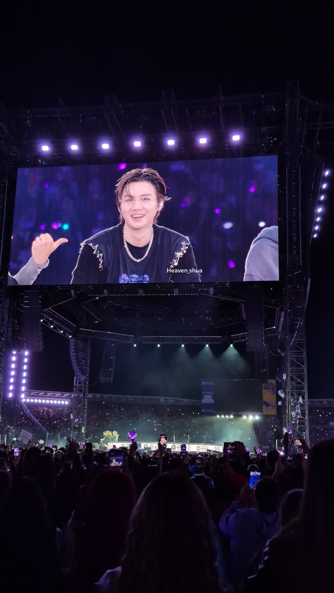 Heaven_shua's tweet photo. No sé ustedes pero les juro que siento que Yoongi fue genuinamente feliz en Colombia. https://t.co/xif7CoD2bf