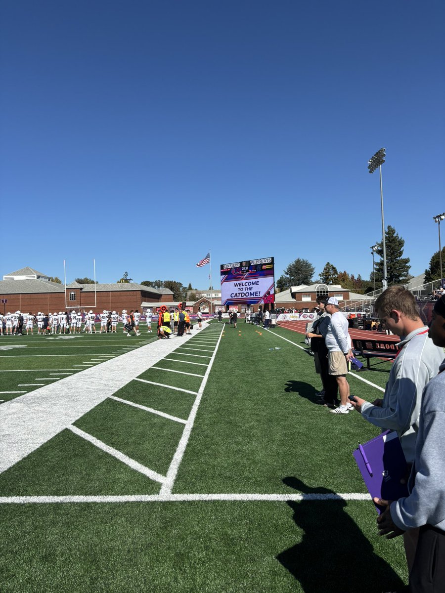asher_bakker's tweet photo. Thank you @LinfieldFB for the game day invite. I had a great experience! @0CoachRo @CoachSmithCats @JettSearle1 https://t.co/psdpWaDqVH