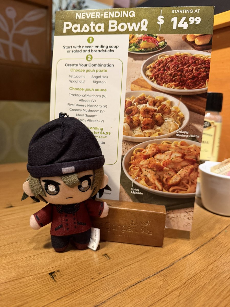 CheezBurgrLuvr's tweet photo. Taking little shinjiro out to eat like he’s a dog who is abt to get put down so you give him a cheeseburger https://t.co/bq8kCHK9xM