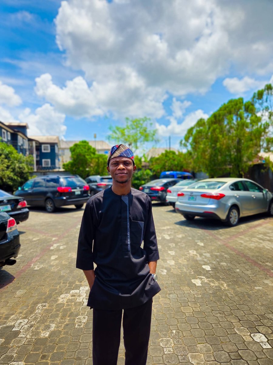 TolulopeElijah1's tweet photo. HAPPY SUNDAY ❤️
Don't forget those things you promise to do this month ooo. I just say I should remind you. 😁🥰 https://t.co/B5i3YjhpOO