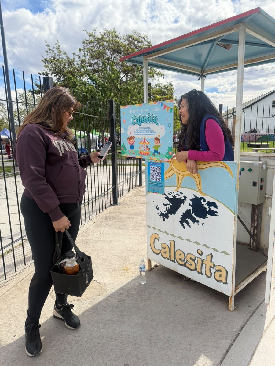 lukitasmaterre's tweet photo. Domingo de calesita gratuita para las infancias en el Paseo Héroes de Malvinas #ParqueCentral
-Sab, Dom, feriados (15-17hs). Te esperamos para jugar.
@munineuquen @DDHH_RI_CI @MarianoGaidoOk @GiovanettL https://t.co/KfNtUg8FKr