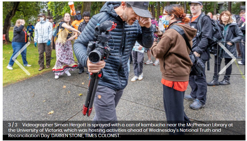 FrancesWiddows1's tweet photo. A journalist and a photographer from @timescolonist witnessed Josee Street punching Simon Hergott and destroying his camera equipment @UVic on September 29 - Michael John Lo and Darren Stone.  We will be submitting their names to @SaanichPolice. https://t.co/tzCqw6NreC
