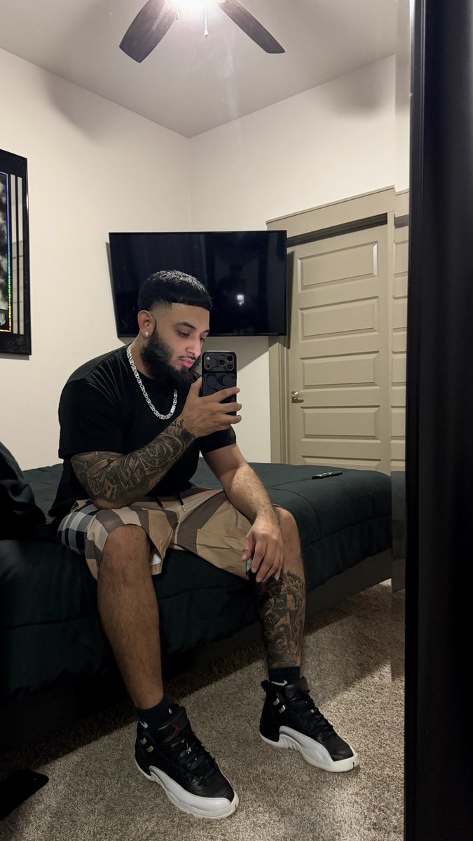 Gutta_ByNature's tweet photo. Haircut, feet and toes done 😏 

#houston #mlm #fypシ゚viral https://t.co/Kc2ds6QAbA