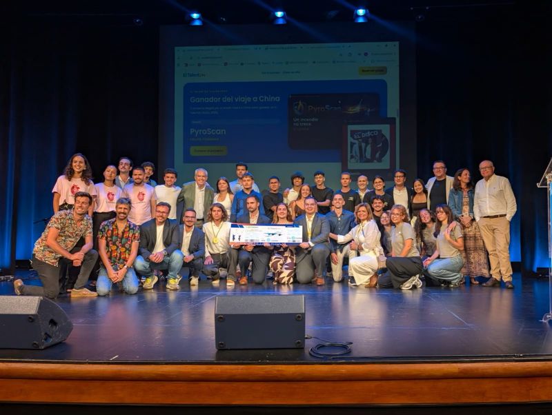 sebasmediaprod's tweet photo. Y aquí van algunas fotos de la final de El Talentón en el Teatro Circo de Marte 📸 Un recuerdo muy especial de esta aventura con PyroScan. Qué ganas de compartir lo que viene 🌲🇨🇳 https://t.co/U9K3iNg2uY