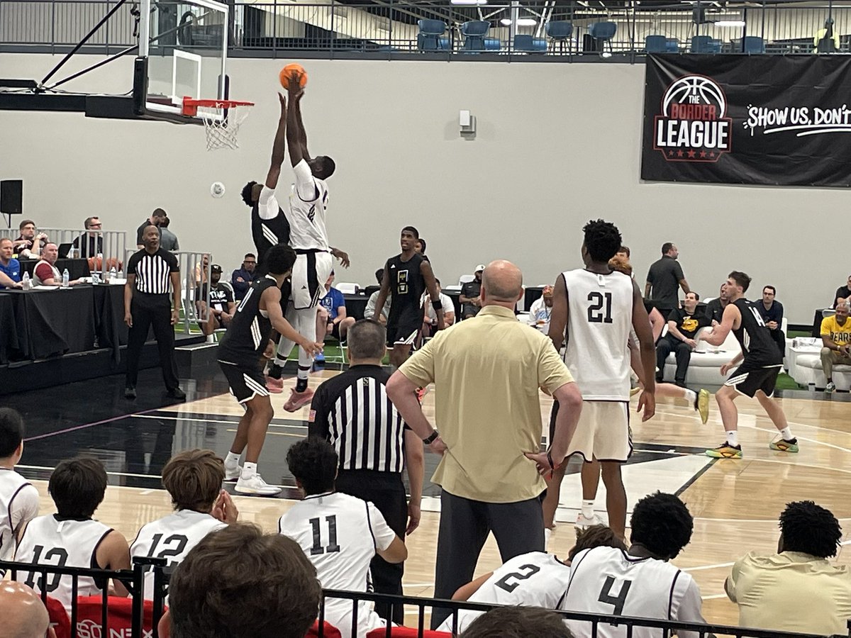 JeffRabjohns's tweet photo. Las Vegas — Indiana’s Drew Adams, Kenny Johnson and Thomas Carr here for 5-star 6-foot-11 2027 center Lewis Uvwo, 5-star 7-foot 2028 center Yann Kamagate, 4-star 7-foot-4 2027 center Cherif Millogo and more in a loaded game. #iubb 

(Photo: Millogo with the dunk) https://t.co/67j5oXspLk