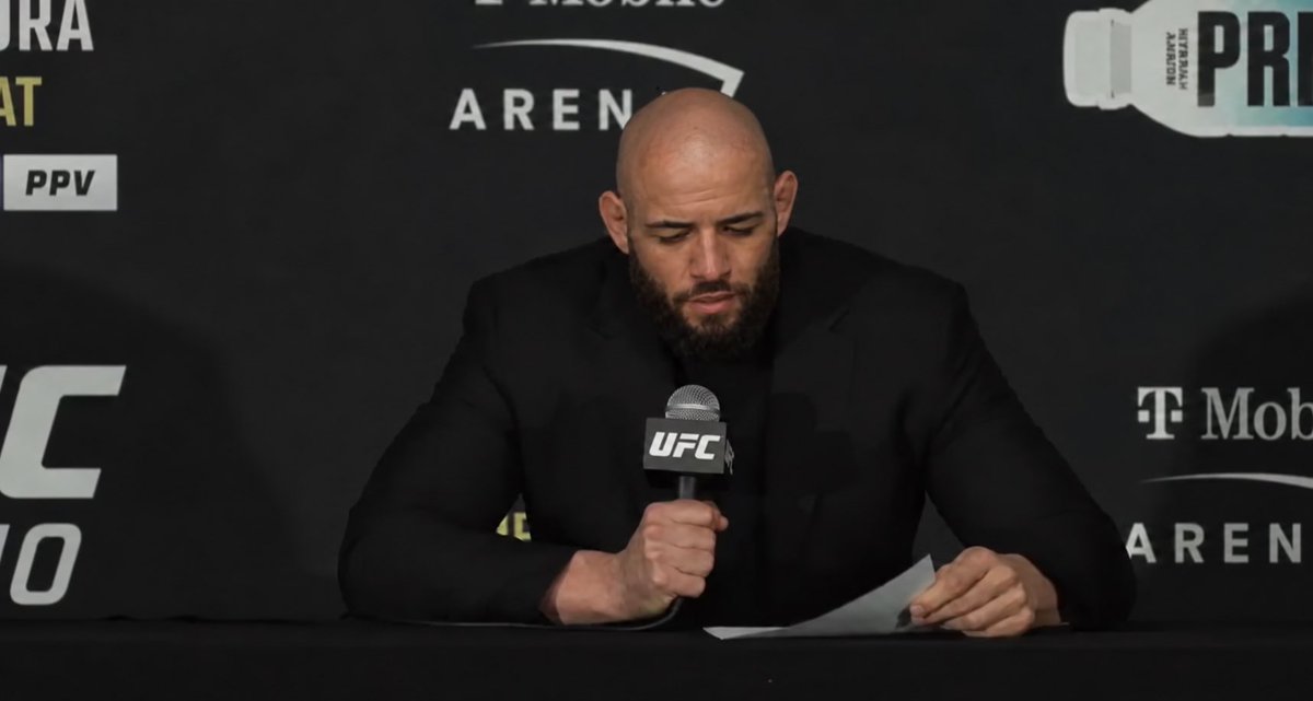 Invaderbader1's tweet photo. @ChampRDS Imavov handing out better bonuses than Dana White https://t.co/Eu06Nt56s2
