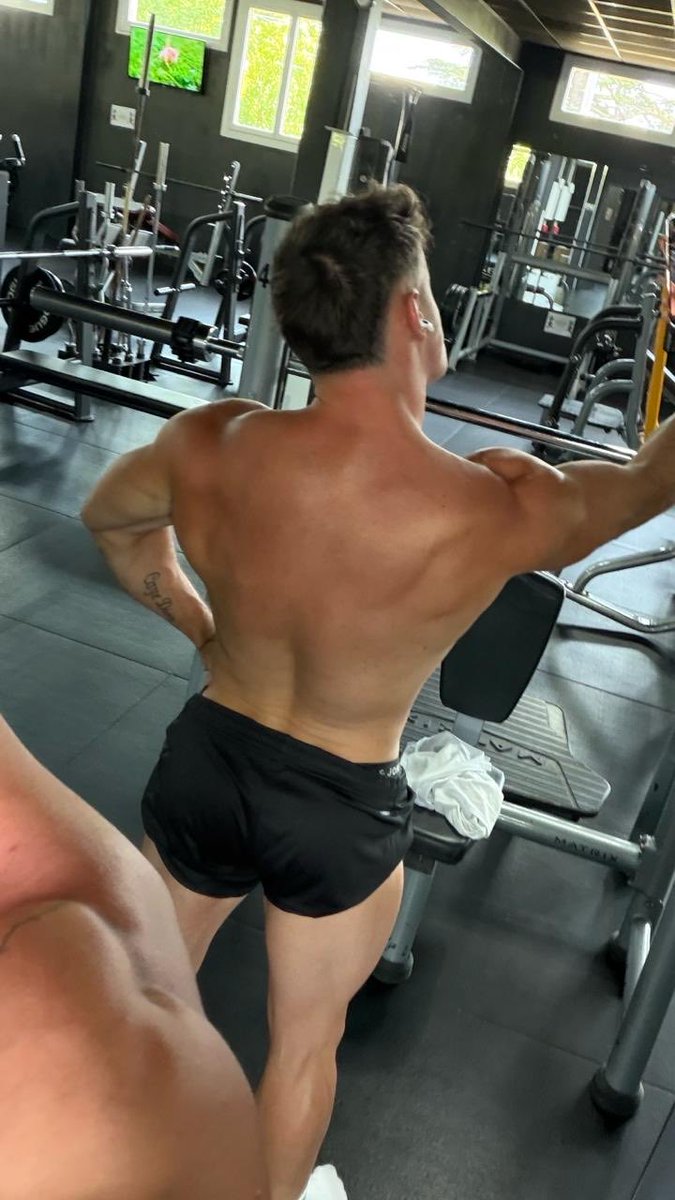 coahtony's tweet photo. Favourite muscle? https://t.co/PGwYXbjLJw