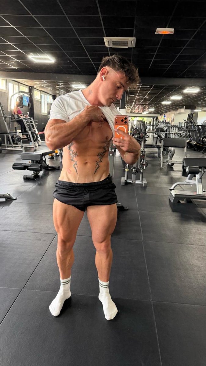 coahtony's tweet photo. Favourite muscle? https://t.co/PGwYXbjLJw
