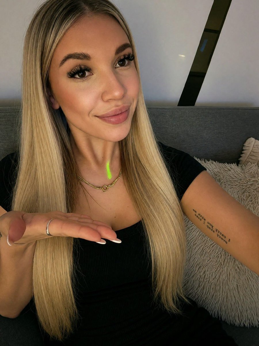 haileyptlx's tweet photo. what’s the most honest thing you’d say to me right now https://t.co/QCZxNWZBj9