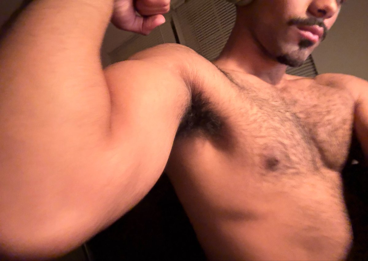 Zaymasterr's tweet photo. I’ll take your money while doing homework 🙇💰 

Sniff the pits &amp; worship lol https://t.co/KVZ35Itrwp