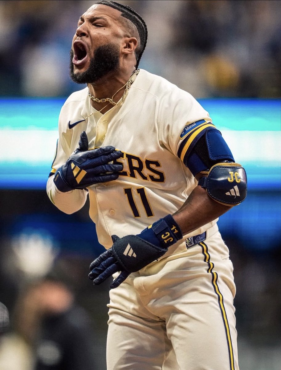 BrewersRaptor's tweet photo. They are gonna mock and downplay this moment but we have suffered so many heartbreaks that this means something. https://t.co/oCPIBaWWsy