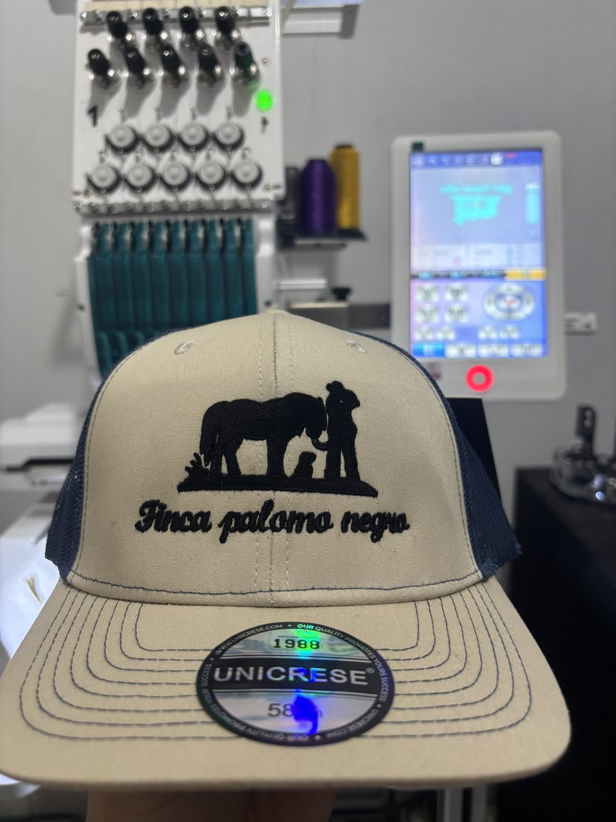 JoseJuarez04_'s tweet photo. También tuvimos estas gorras que se fueron hasta Darién 😎 https://t.co/1TcZz3Kj2x