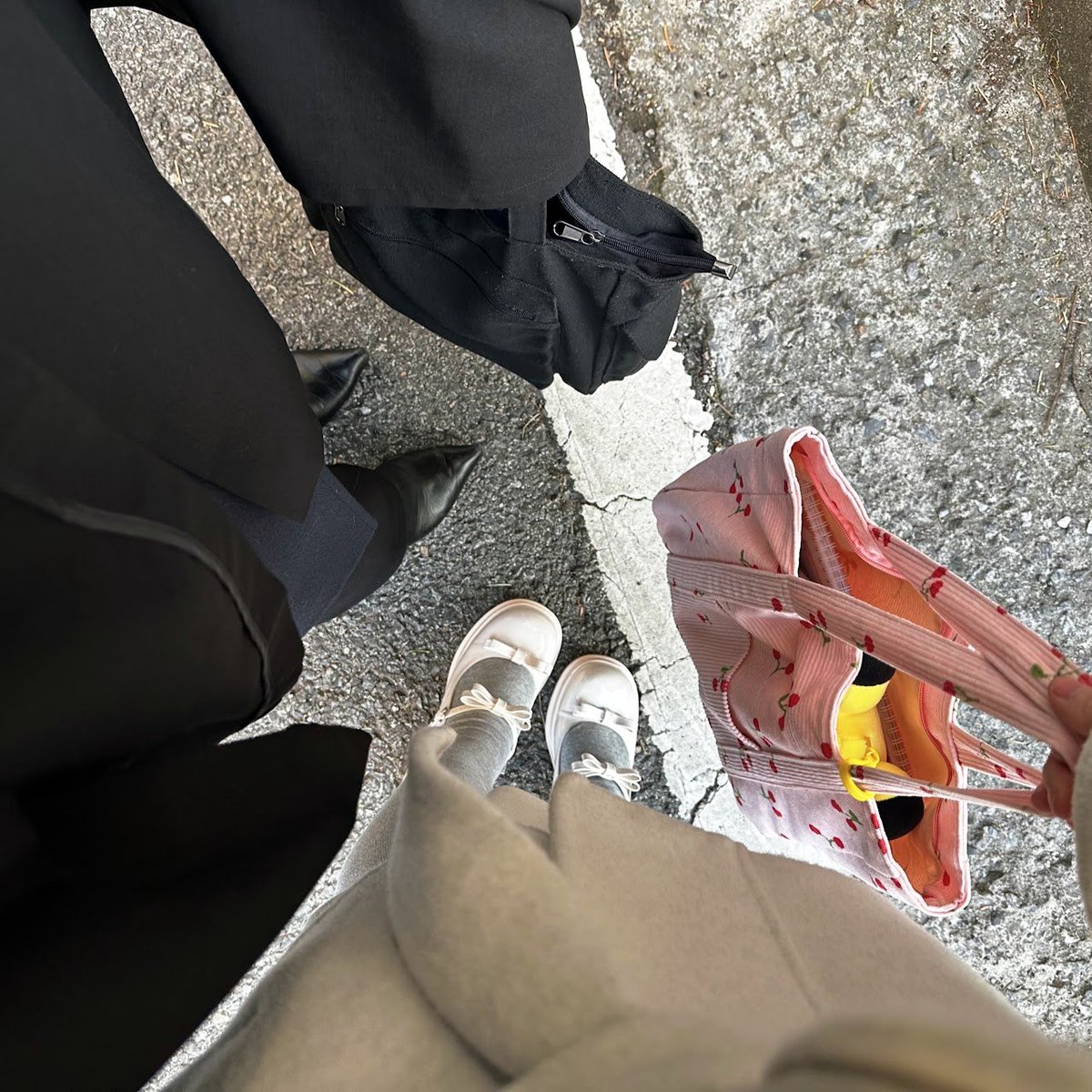 S2_yue's tweet photo. 솜언니랑 만날 때마다 부각되는 서로의 극명한 취향 차이에 그저 웃음만 나오고 🤣🤣

ㄹㅇ 쿠로미랑 마이멜로디 같음ㅋㅋㅋㅋㅋㅋㅋㅋㅋ

그러나 둘 다 예쁘고 아름다운 것을 좋아하기 때문에 ㅎㅎㅎ 서로를 향한 스타일 칭찬은 끝이 없다지 깔깔 https://t.co/4g6LNo2dsY