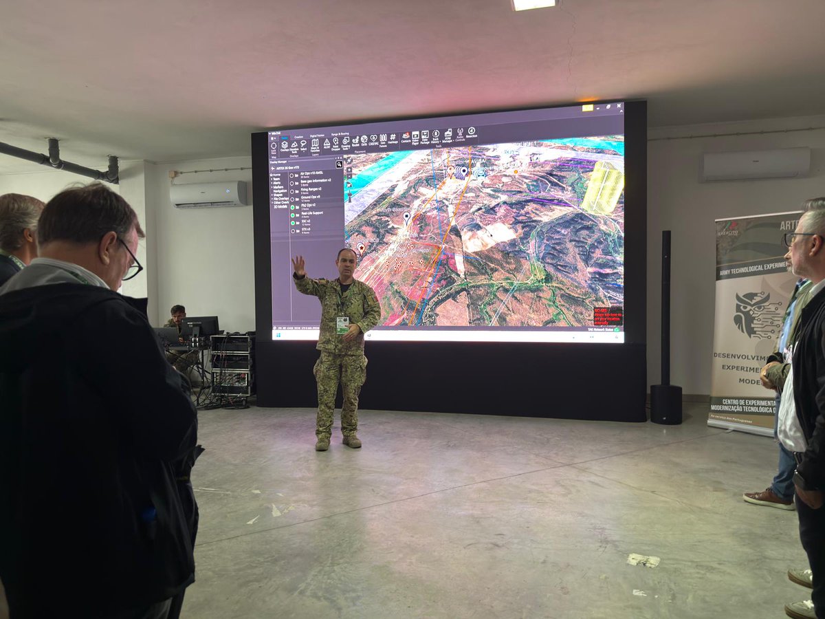 idDPortugal's tweet photo. #ARTEX26: @idDPortugal e @Exercito_pt levam a indústria de Defesa ao terreno da experimentação 🪖

Mais de 30 empresas nacionais visitaram o exercício em Santa Margarida e acompanharam testes de novas tecnologias em condições reais.

🔗 https://t.co/XE6EsmPPQB https://t.co/Mbsf2mKzMP