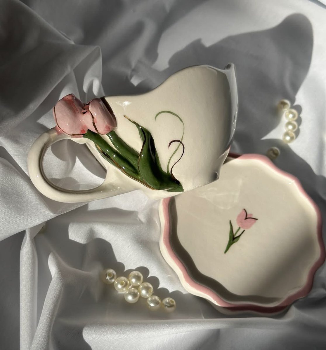 insperarise's tweet photo. tulip teacup 🌷 https://t.co/m88hjU5V9x