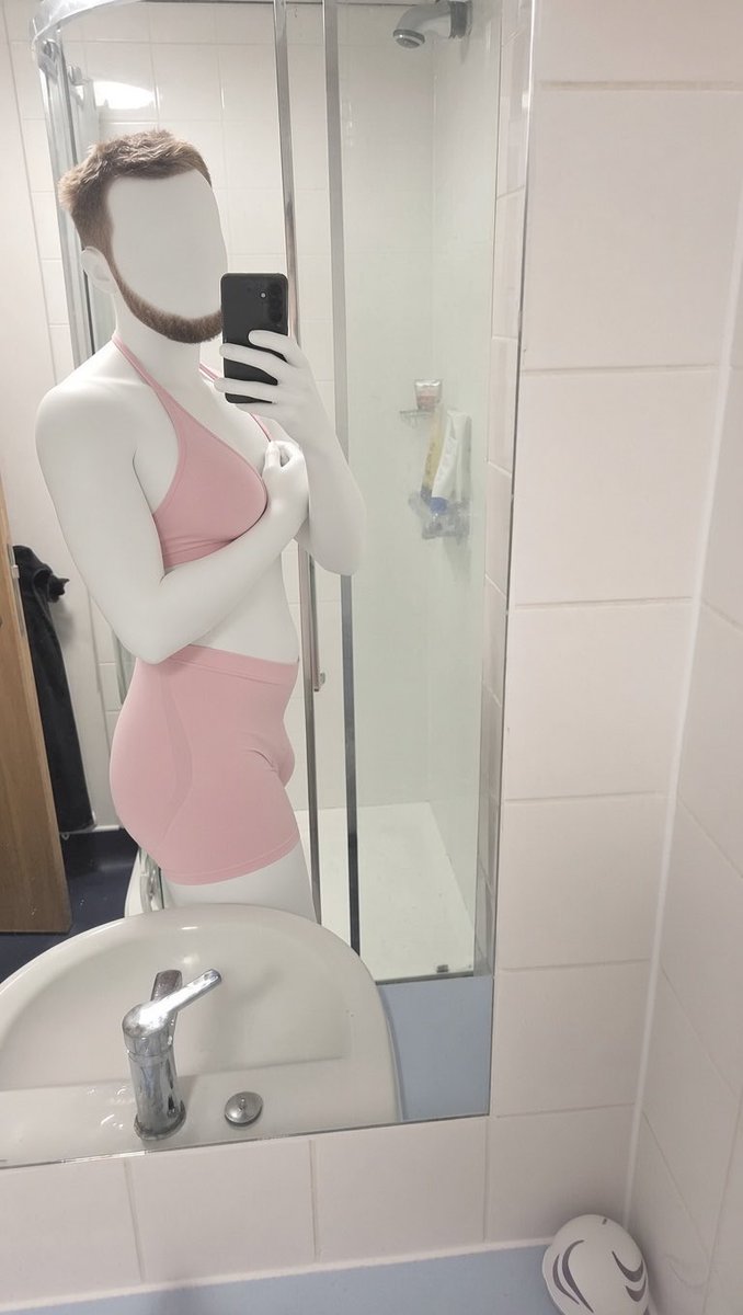 Scammequin's tweet photo. Fɪʀsᴛ Sᴄᴀᴍᴍᴇᴏ̨ᴜɪɴ Vɪᴄᴛɪᴍ 😵‍💫

Remove clothing: £5
Change pose: £10
Buy Scammequin: £15
Get in the shop window: £25

Become plastic. Get in the window 🤡

Scammequin mannequin plastic findom manscam dollification shopwindow https://t.co/8WXc9hr3Xd