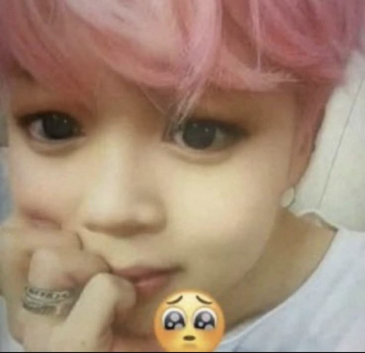 nekooliee's tweet photo. Con fé conseguire entrada para BTS el otro año o cuando vuelvan. Es muy triste ver zonas que quedaron vacías por culpa de los revendedores, ojalá a la próxima se controle todo este tema. Espero que BTS haya disfrutado mucho de Bogotá y ojalá vuelvan pronto a Colombia. 🫂 https://t.co/HEWpePMz0N