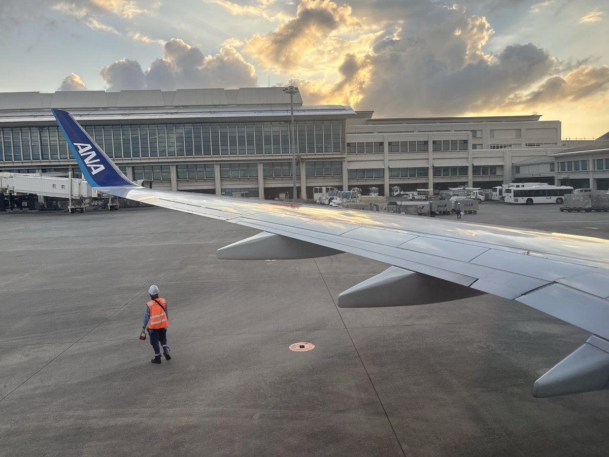 itonamans's tweet photo. Now Bording! OKA✈︎FUK  沖縄バイバイ👋 https://t.co/lAxGYurwLk