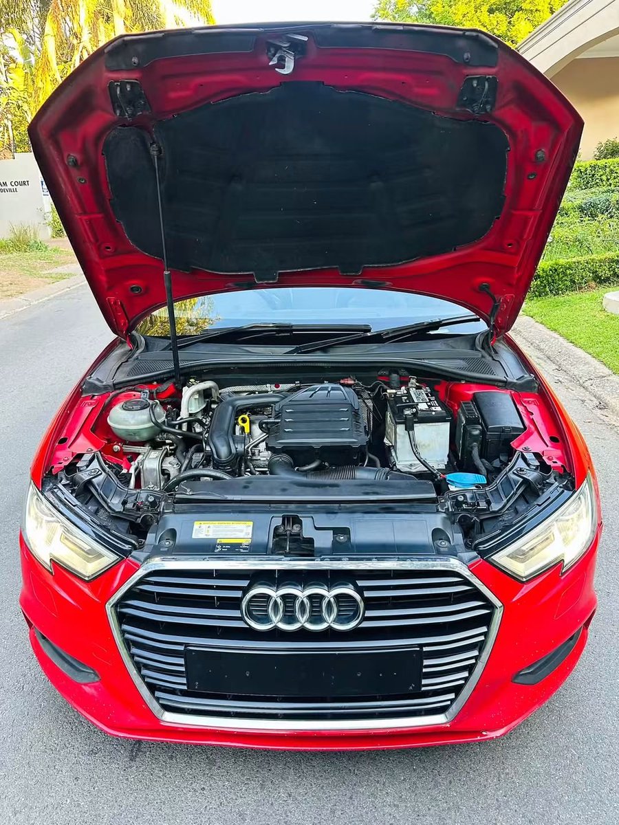 2lani47's tweet photo. 165 000
2019 Audi A3 1.0 (30 TFSI) DSG
130000km
Spare key
Sunroof
Leather interior
Bluetooth
Navigation
Multifunction steering wheel 
New tyres 
Very smooth drive
Engine 100%
Gearbox 100%
Suspension 100%
📲0️⃣8️⃣1️⃣3️⃣4️⃣1️⃣7️⃣4️⃣1️⃣0️⃣ https://t.co/hGuqKQ7Ml8