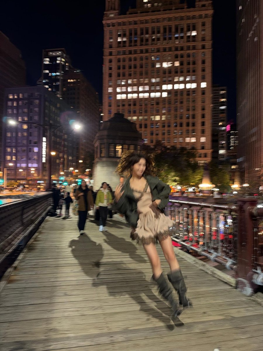 FIMBASE's tweet photo. [INSTAGRAM] 261005 | _chaechae_1

🎵 beabadoobee- Spark

“Chicago” (1/5)

#KIMCHAEWON #김채원 
#LE_SSERAFIM #르세라핌 https://t.co/5hqE6OsOI0