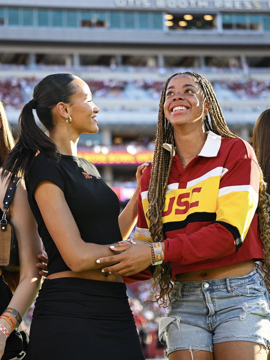 USCWBB's tweet photo. Day well spent at the Coliseum 📸 https://t.co/r2igogajzM