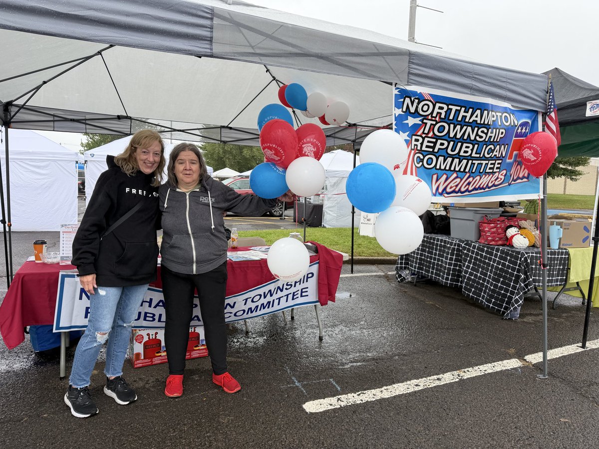 lindeann2's tweet photo. The rain didn’t stop the fun and conversations at Northampton Day Festival with the @NorthamptonGOP!  
We checked voter statuses, registered a new 18 year old voter ✨, and helped another voter officially change her party from blue to Red. 
+1 🔴
+1 🔵➡️🔴
@EarlyVoteAction @ScottPresler @Eduke15 @Alix4EVA